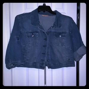 Plus size crop 3/4 sleeve denim jacket